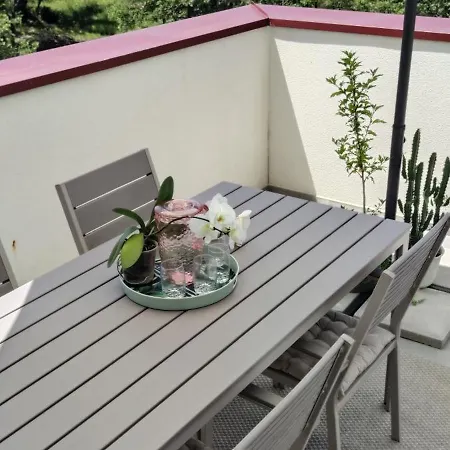 Emili Apartmán